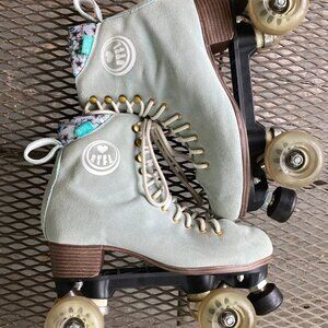 BTFL light blue suede rollerskates women's 9